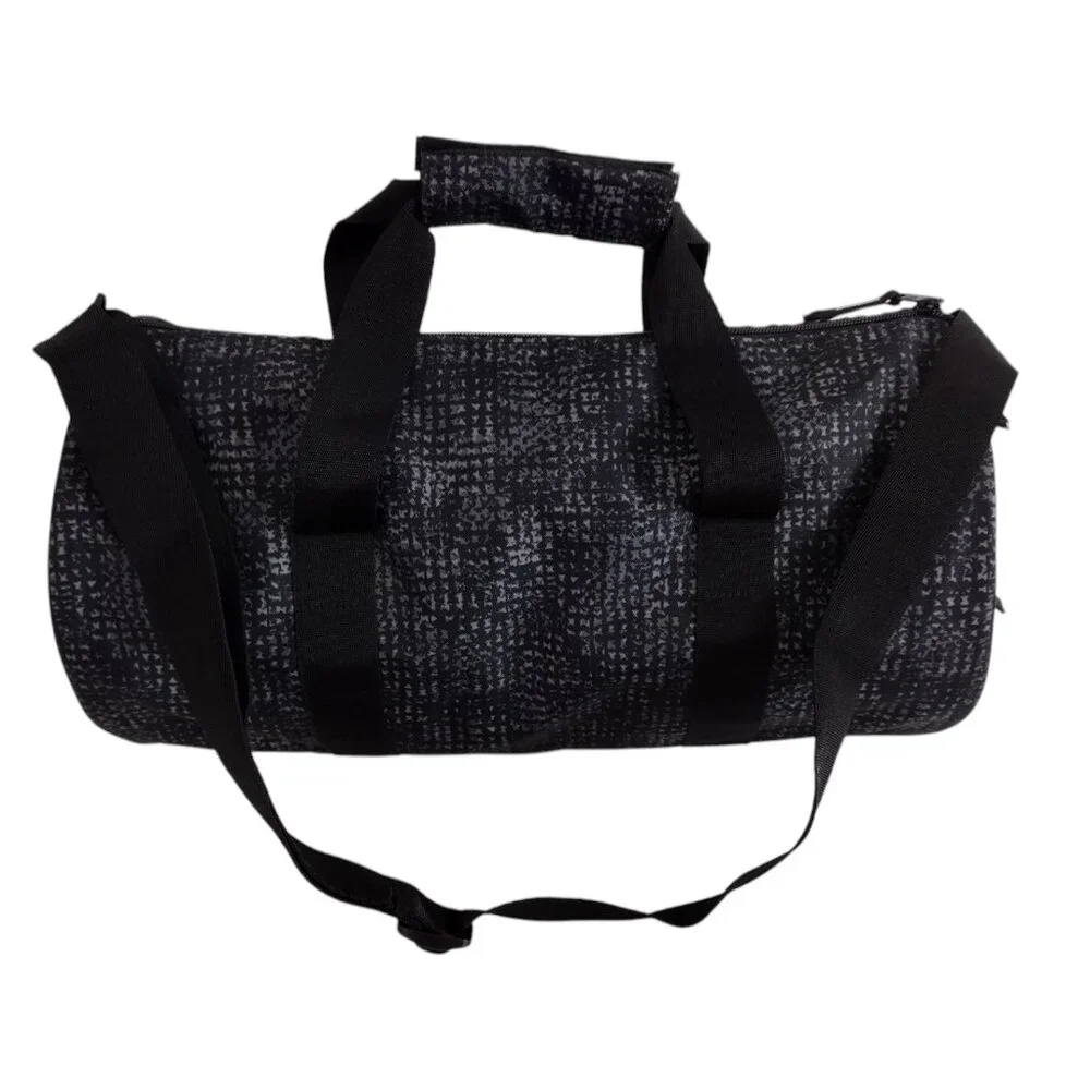 Reebok Black Gray Unisex Adjustable Strap Gym port Duffle Bag 17 x 9 x 9